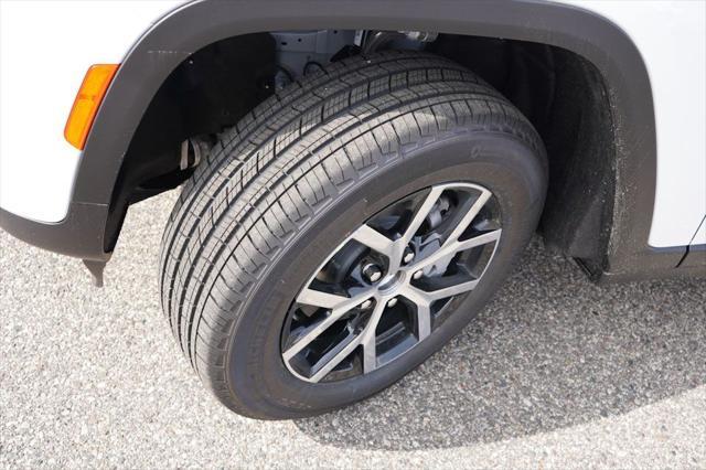 new 2025 Jeep Grand Cherokee car, priced at $42,242