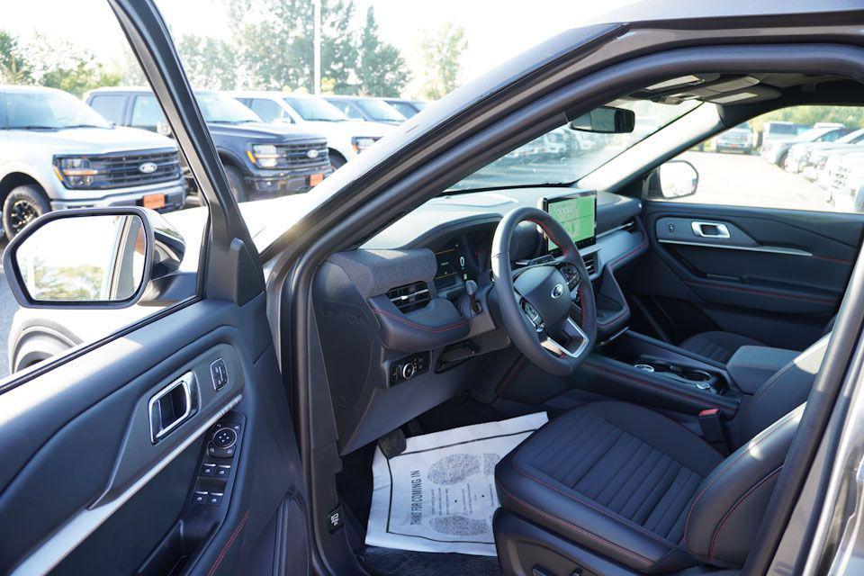 new 2025 Ford Explorer car, priced at $48,225