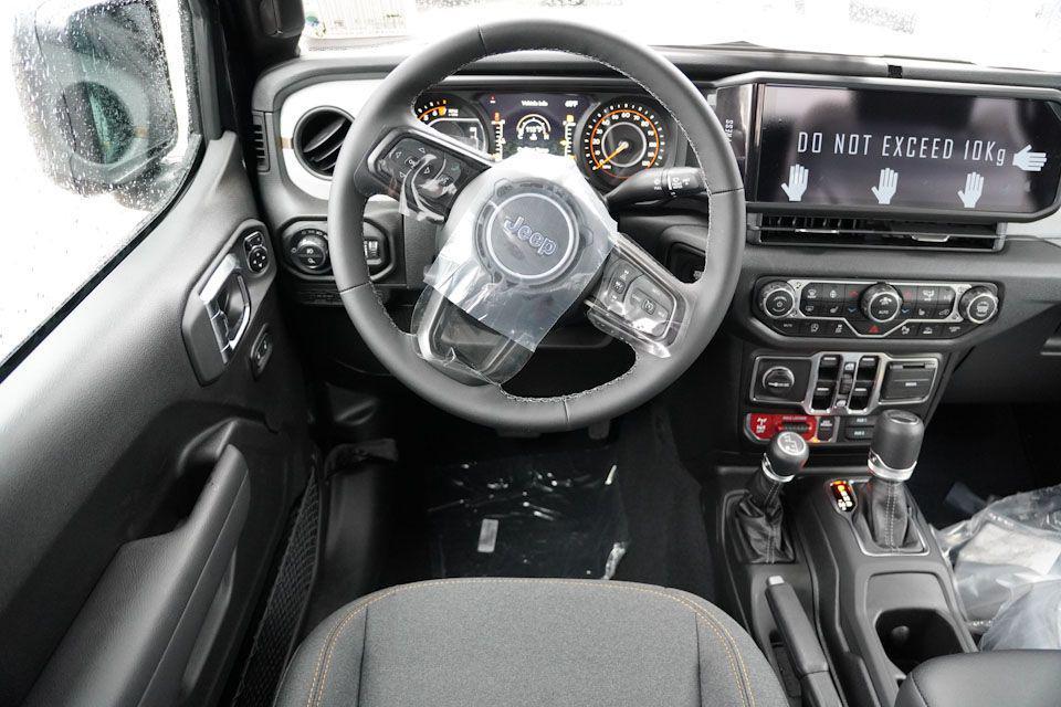 new 2025 Jeep Gladiator car, priced at $47,674