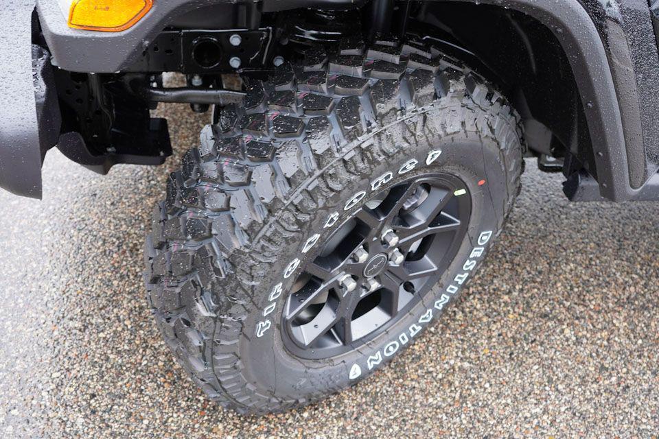 new 2025 Jeep Gladiator car, priced at $47,674