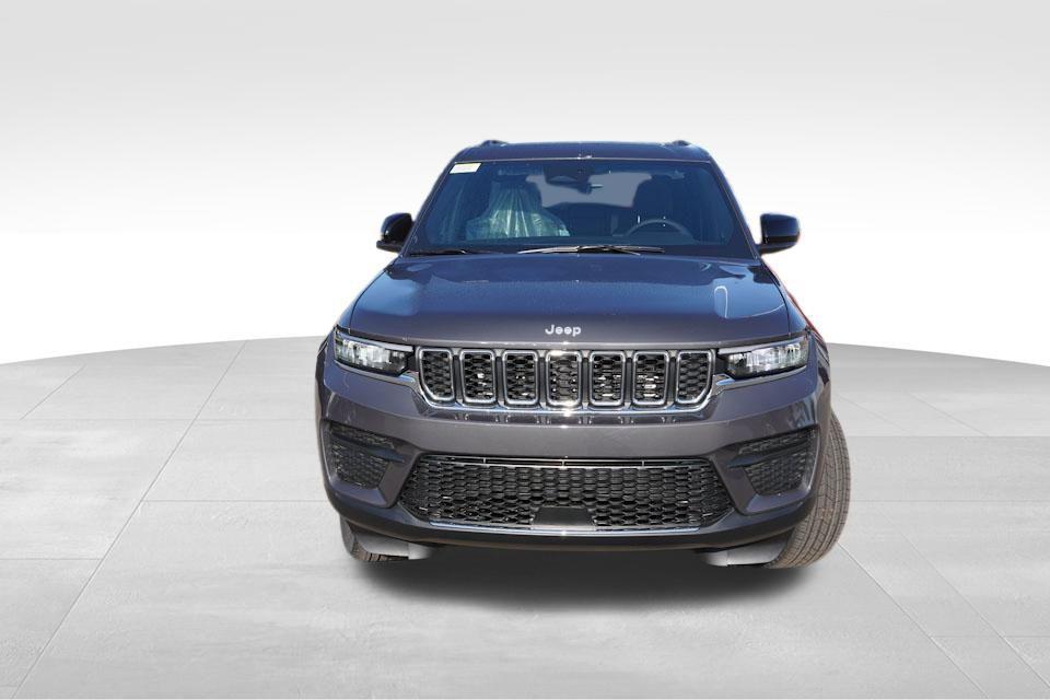 new 2025 Jeep Grand Cherokee car, priced at $38,428