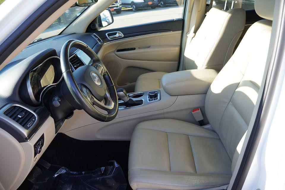 used 2021 Jeep Grand Cherokee car, priced at $21,977