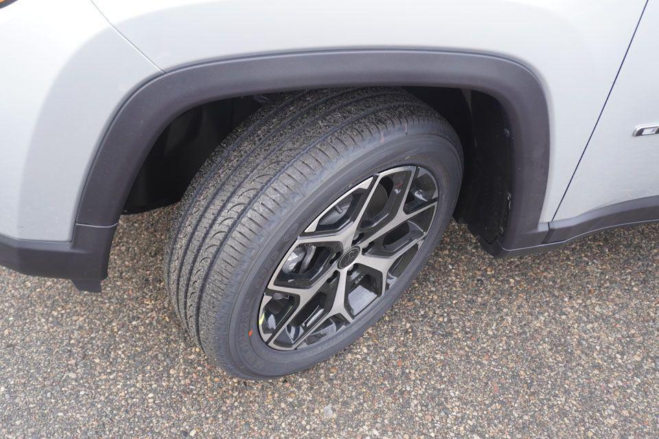 new 2025 Jeep Compass car, priced at $27,060