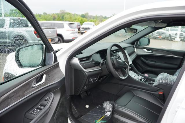 new 2025 Jeep Grand Cherokee car, priced at $42,242