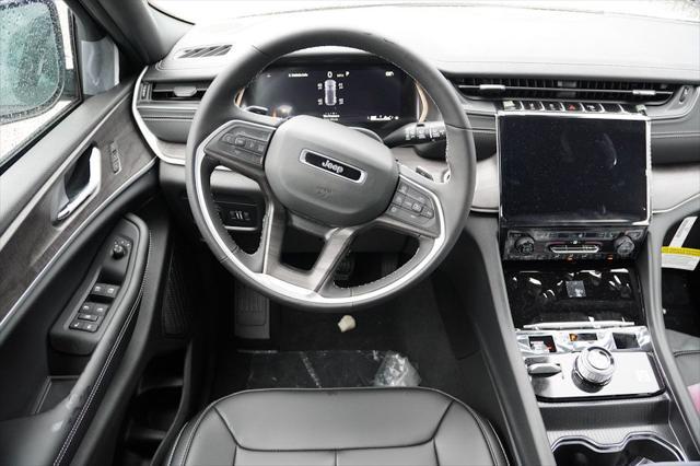 new 2025 Jeep Grand Cherokee car, priced at $42,242