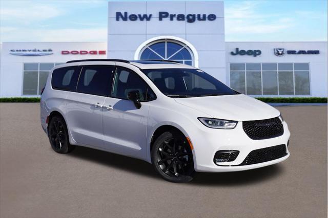new 2024 Chrysler Pacifica car, priced at $44,109