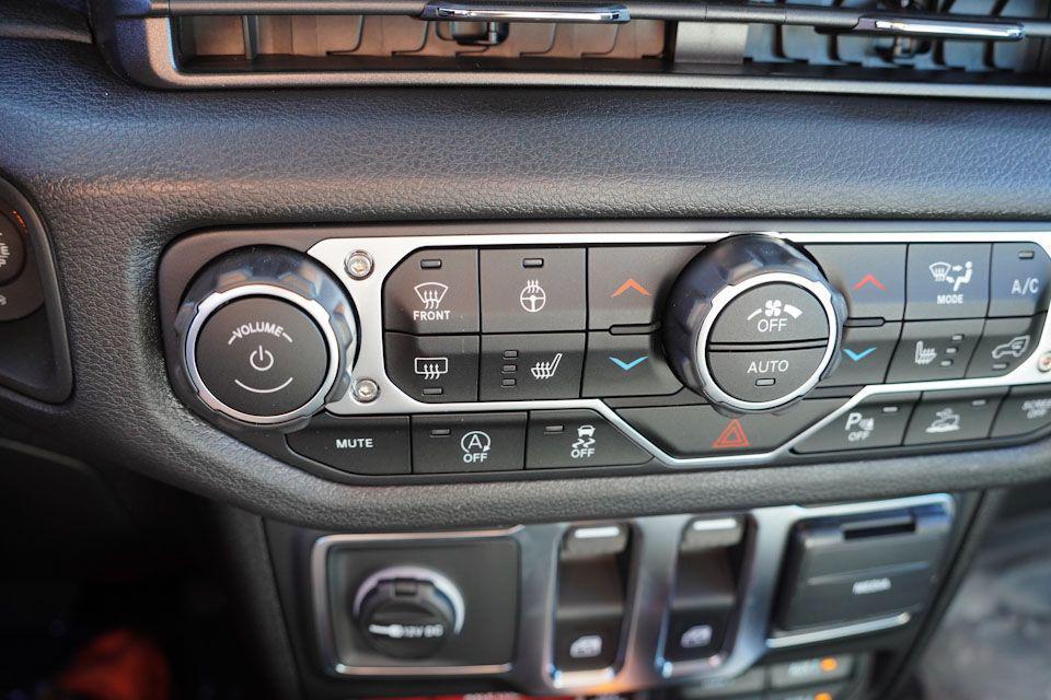 new 2025 Jeep Wrangler car, priced at $41,708