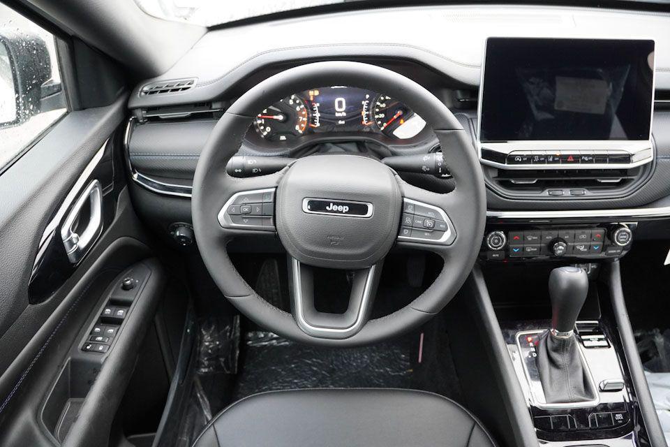 new 2025 Jeep Compass car, priced at $33,993