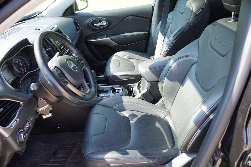 used 2021 Jeep Cherokee car, priced at $24,989
