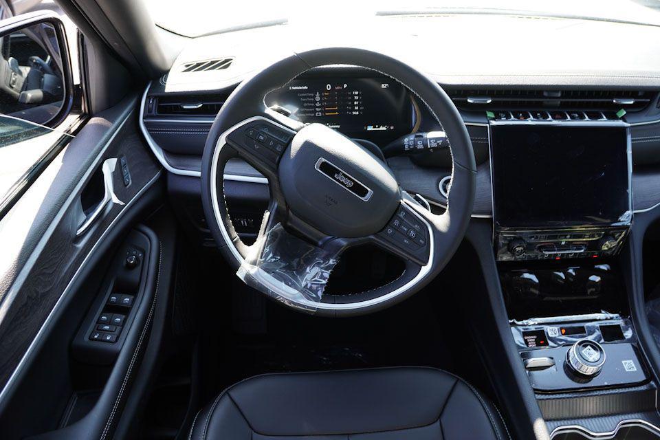 new 2025 Jeep Grand Cherokee L car, priced at $45,402