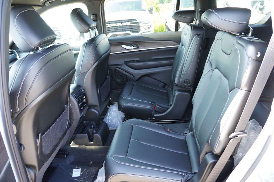 new 2025 Jeep Grand Cherokee L car, priced at $45,402