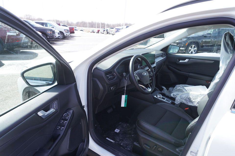 new 2025 Ford Escape PHEV car, priced at $29,687