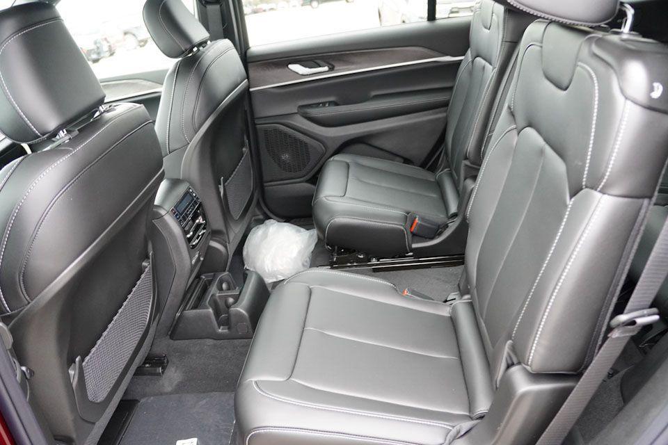 new 2025 Jeep Grand Cherokee L car, priced at $43,674