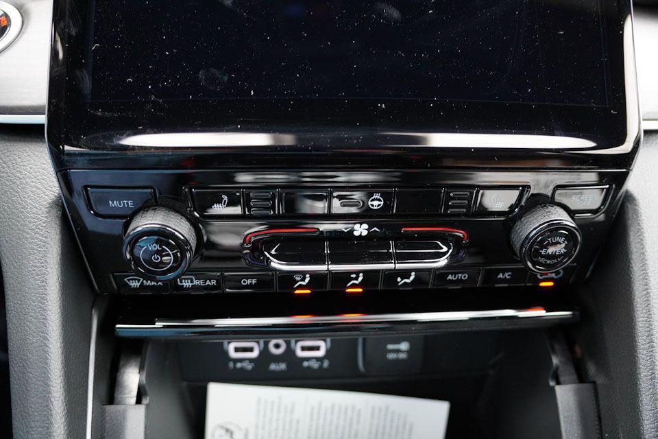 new 2025 Jeep Grand Cherokee L car, priced at $43,674