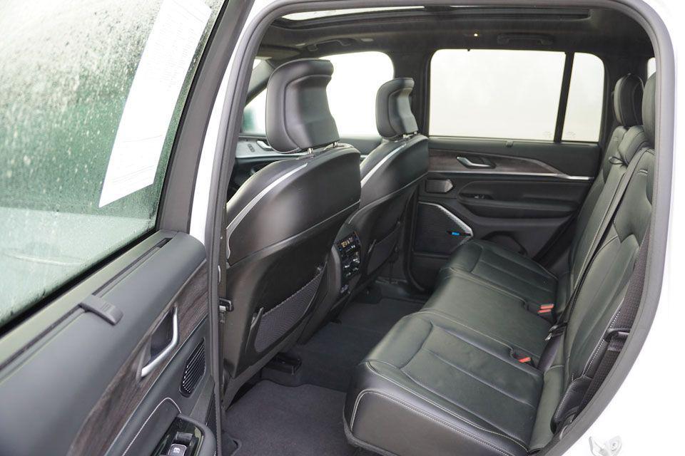 used 2022 Jeep Grand Cherokee car, priced at $36,954