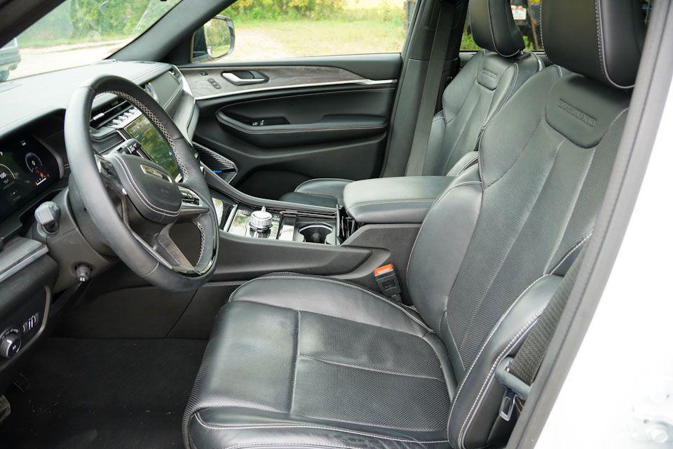 used 2022 Jeep Grand Cherokee car, priced at $38,081