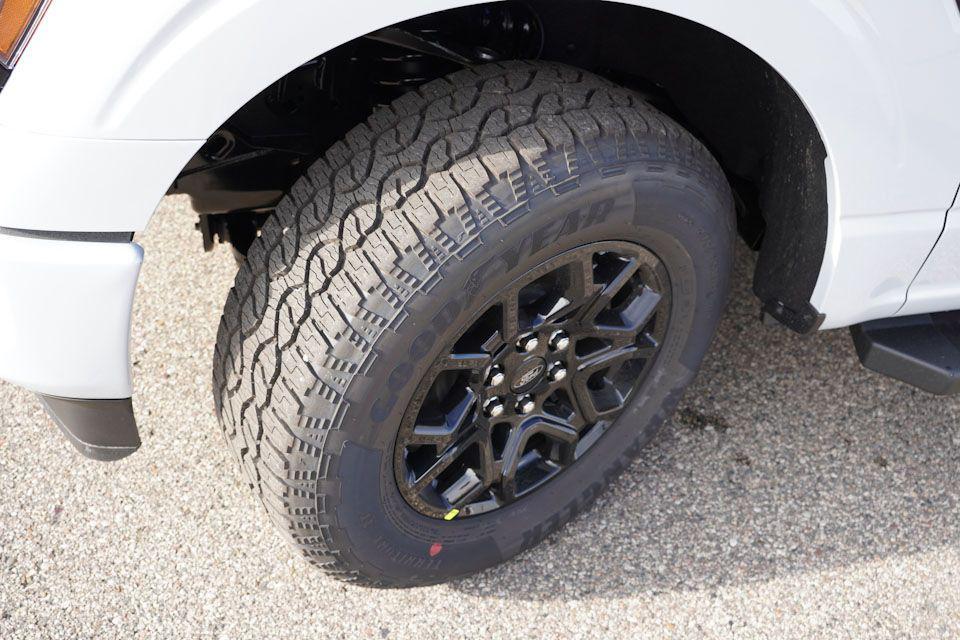 new 2025 Ford F-150 car, priced at $60,367