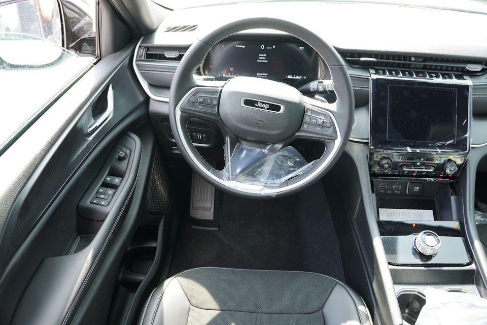 new 2025 Jeep Grand Cherokee L car, priced at $41,760
