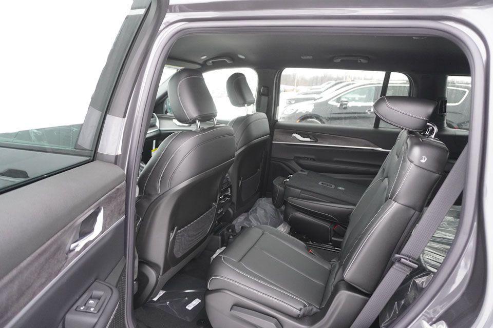 new 2025 Jeep Grand Cherokee L car, priced at $42,260