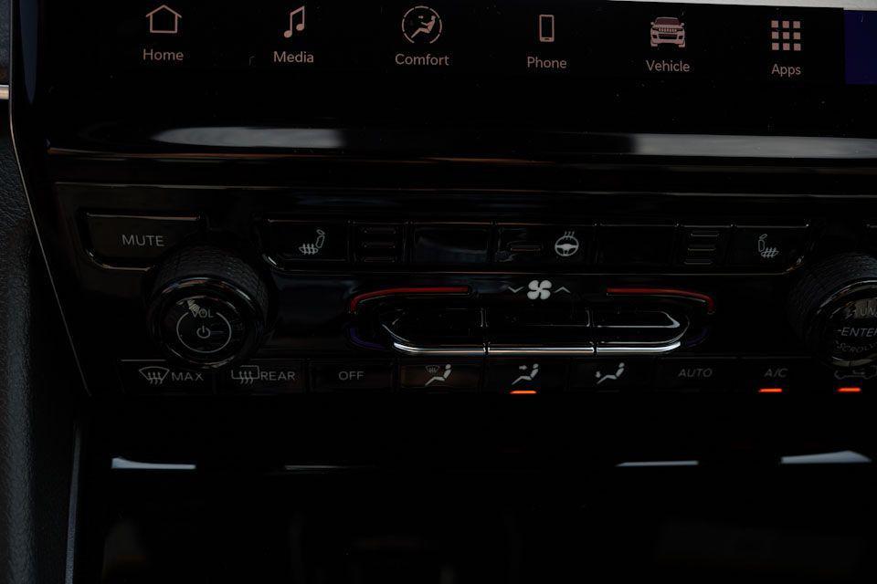 new 2025 Jeep Grand Cherokee car, priced at $41,524
