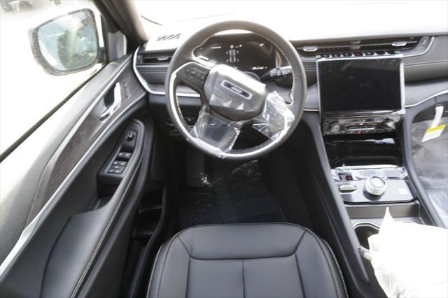 new 2025 Jeep Grand Cherokee car, priced at $44,020