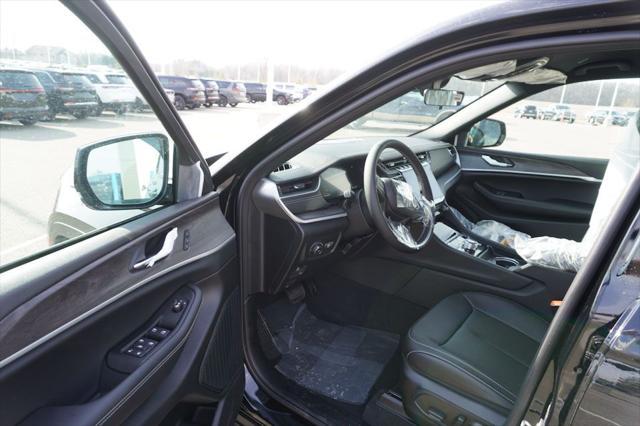 new 2025 Jeep Grand Cherokee car, priced at $44,020