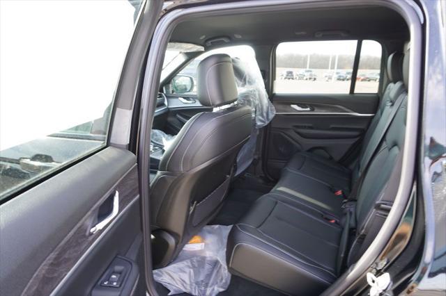 new 2025 Jeep Grand Cherokee car, priced at $44,020