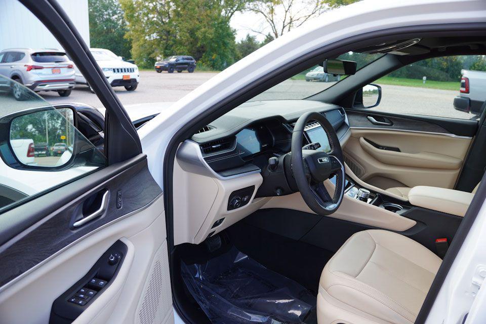 used 2024 Jeep Grand Cherokee car, priced at $38,016