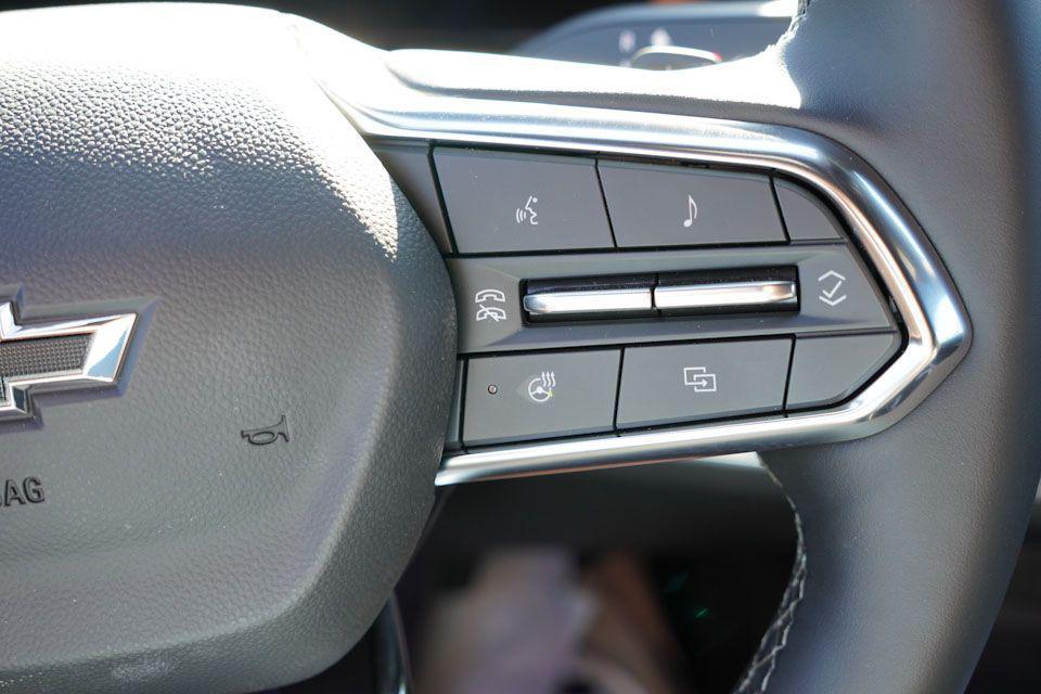 new 2025 Chevrolet Equinox car, priced at $31,240