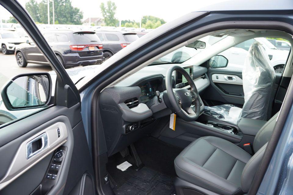 new 2025 Ford Explorer car, priced at $46,004
