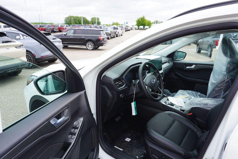 new 2025 Ford Escape PHEV car, priced at $32,967