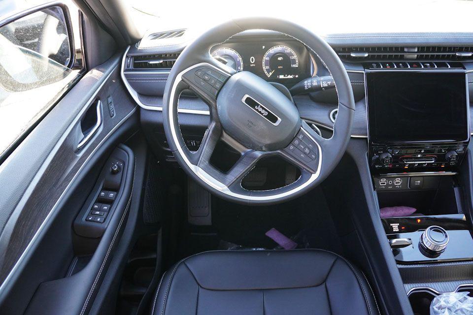 new 2025 Jeep Grand Cherokee L car, priced at $43,474