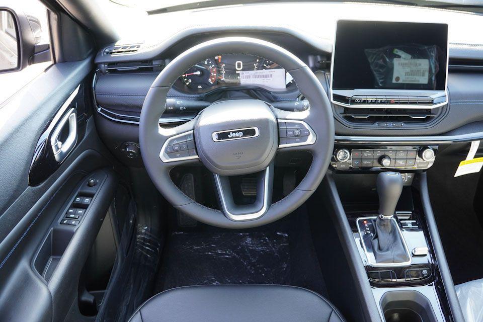 new 2025 Jeep Compass car, priced at $32,875