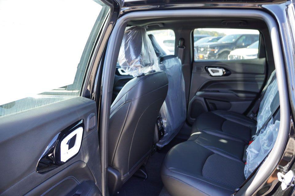 new 2025 Jeep Compass car, priced at $32,875