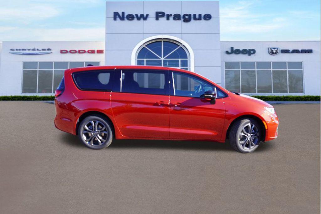 new 2026 Chrysler Pacifica car, priced at $44,050