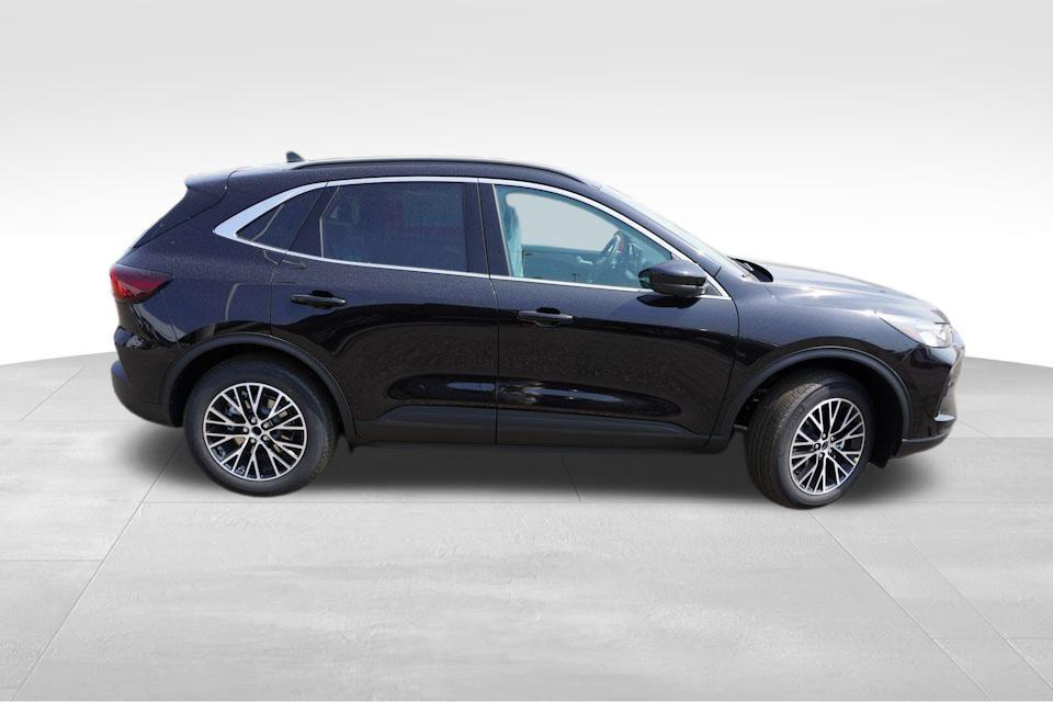 new 2025 Ford Escape PHEV car, priced at $31,551