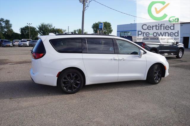 used 2020 Chrysler Pacifica car, priced at $20,423