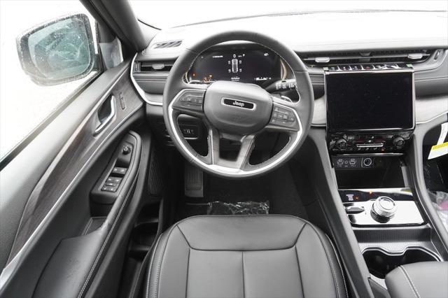 new 2025 Jeep Grand Cherokee car, priced at $44,502