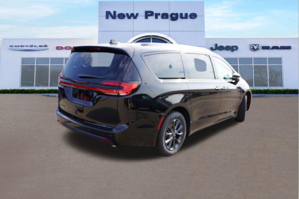 new 2025 Chrysler Pacifica car, priced at $41,246