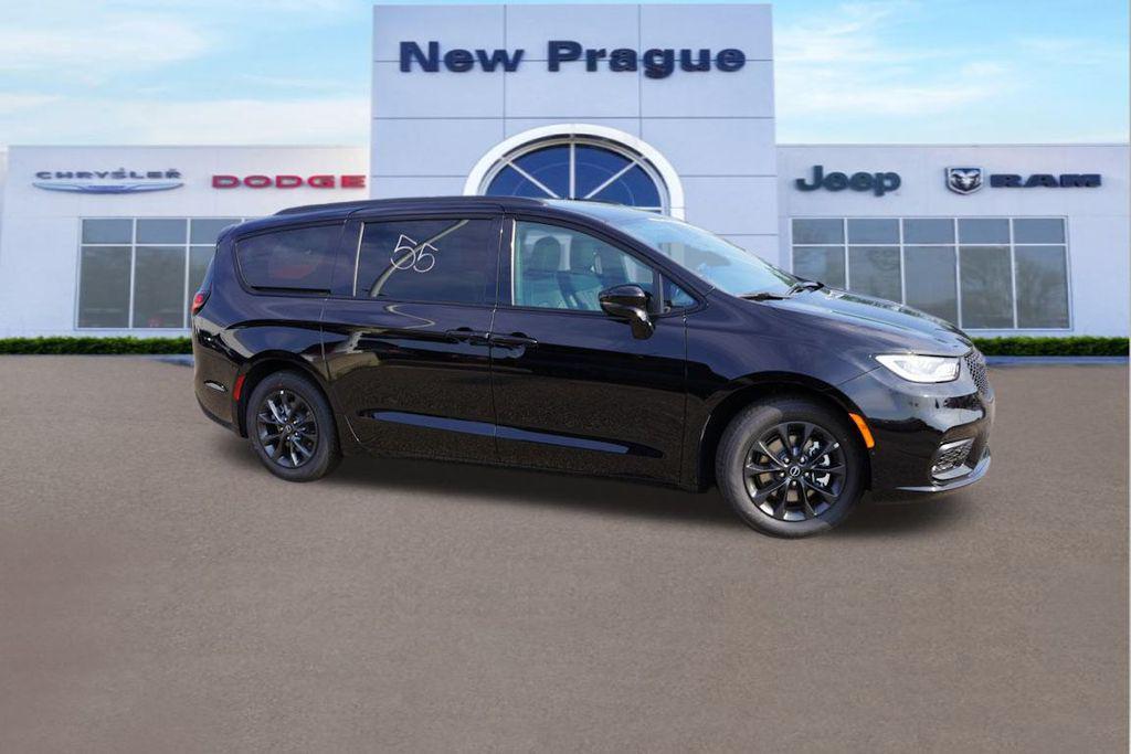 new 2025 Chrysler Pacifica car, priced at $41,246