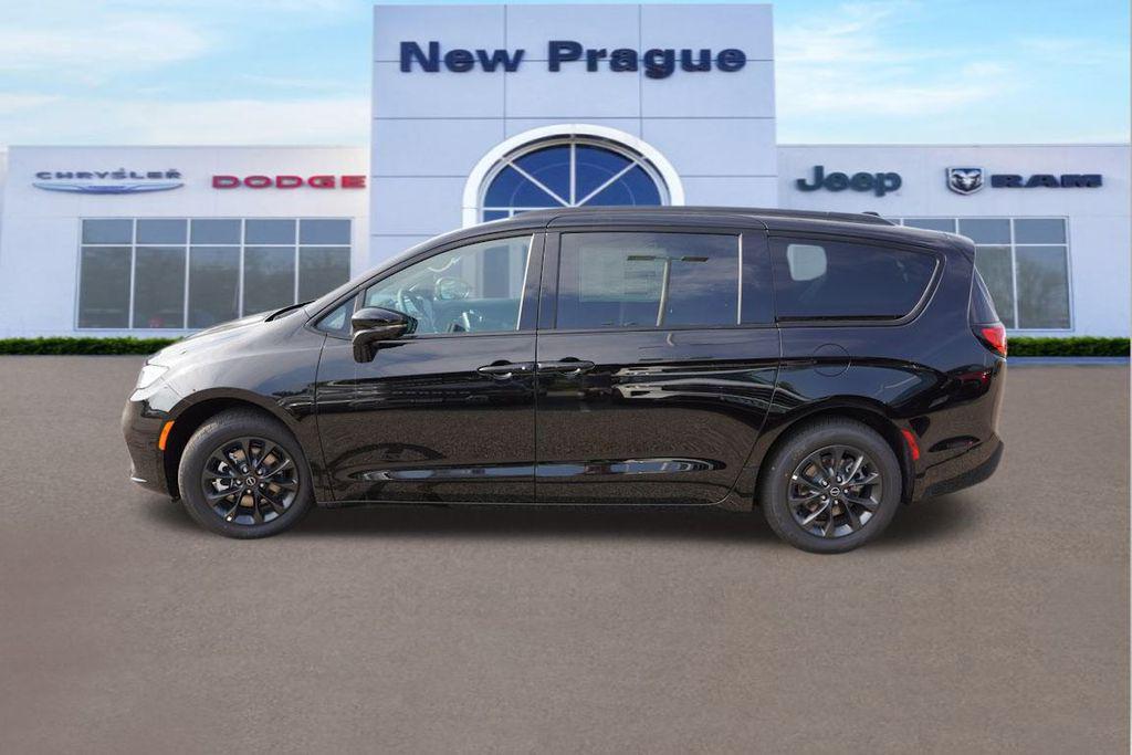 new 2025 Chrysler Pacifica car, priced at $41,246