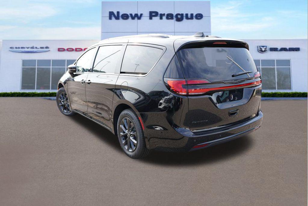 new 2025 Chrysler Pacifica car, priced at $41,246