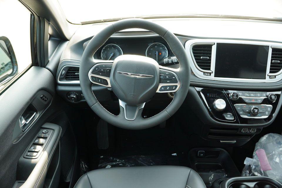 new 2025 Chrysler Pacifica car, priced at $41,246