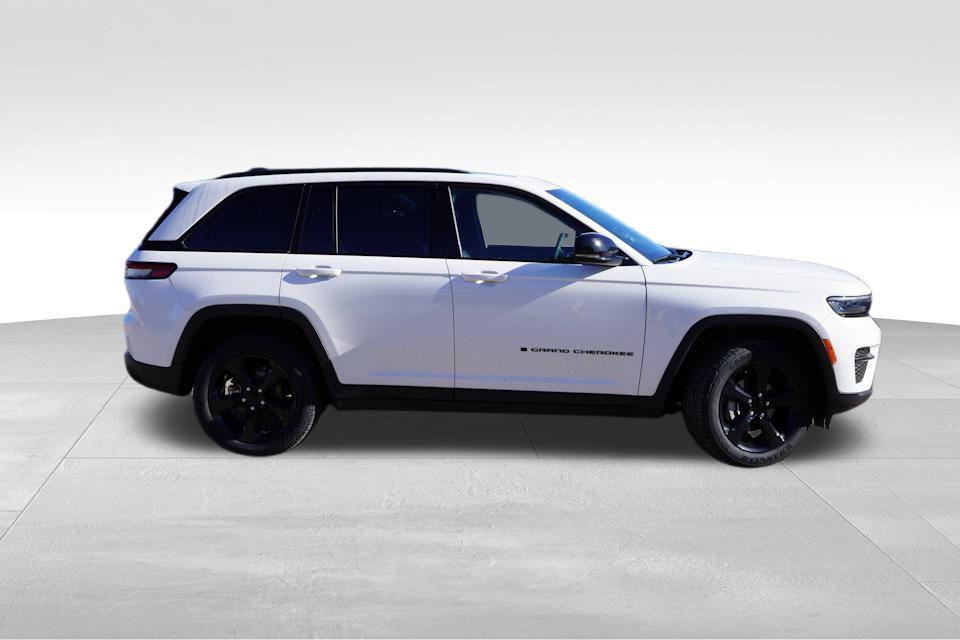 used 2023 Jeep Grand Cherokee car, priced at $31,298