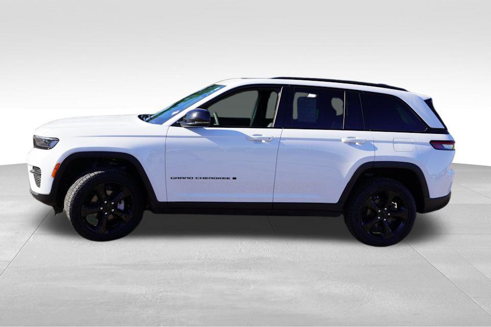 used 2023 Jeep Grand Cherokee car, priced at $31,298