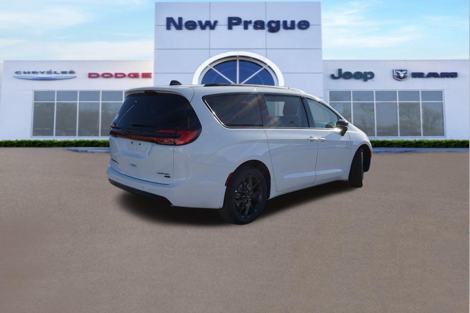 new 2024 Chrysler Pacifica car, priced at $50,653