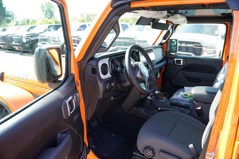 new 2025 Jeep Gladiator car, priced at $47,135