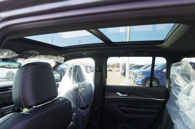 new 2025 Jeep Grand Cherokee car, priced at $47,382