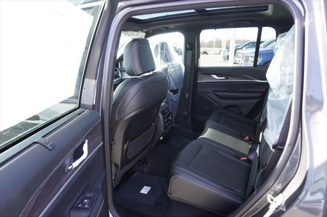 new 2025 Jeep Grand Cherokee car, priced at $47,382