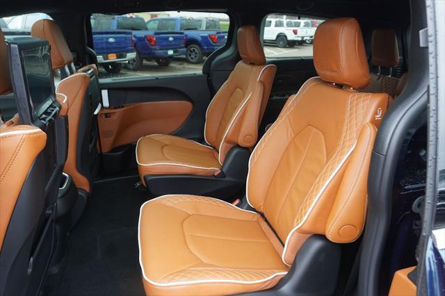 new 2025 Chrysler Pacifica car, priced at $43,400